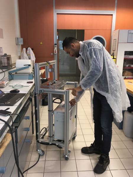 Unidad piloto de infrarrojos para adhesivos en Francia