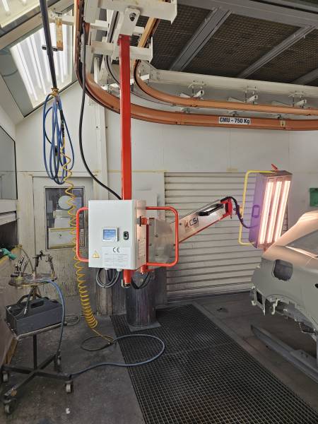 Panel táctil de infrarrojos en raíl en STELLANTIS Reino Unido