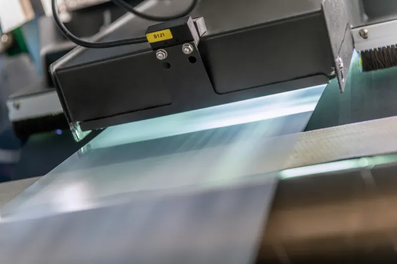 Descontaminación de película por UV